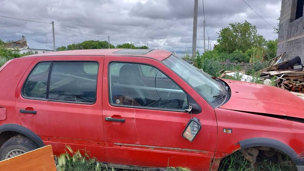 Продам машину Volkswagen Golf 3
