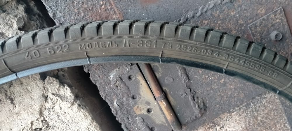 Покрышка и обод на велосипед Урал.