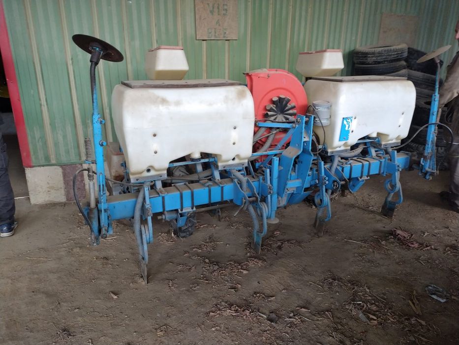 Semantoare de porumb monosem NG pe discuri cu 4 randuri