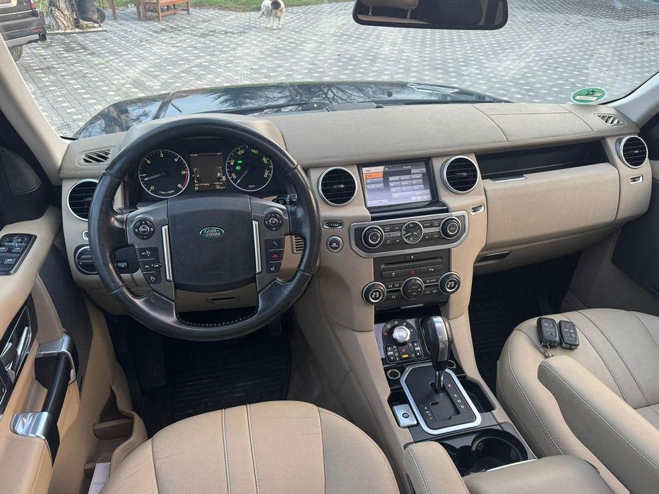 Vând Land ROVER Discovery 4,cu motor defect...negociabil