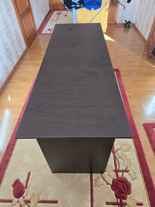 Офисный стол