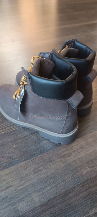 Зимни мъжки обувки от набук