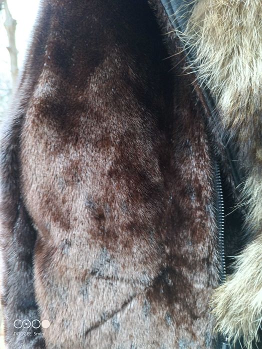 Луксозно кожено палто от тюлен с яка от енот – уникат, ръчно шито яке