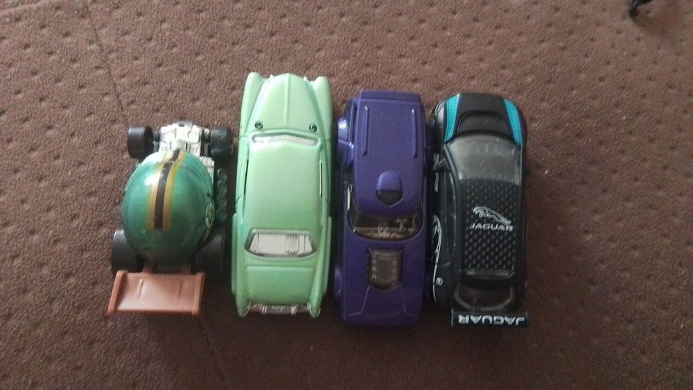 Машинки hot wheels