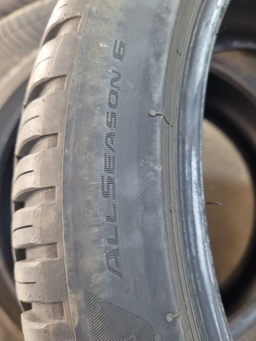 Vând 4 anvelope impecabile alseson. 245.40.19.