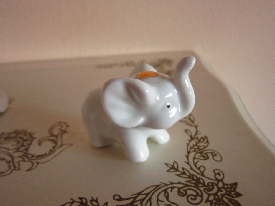 cadou rar Elefant Alb portelan decoratiuni miniaturi feng shue