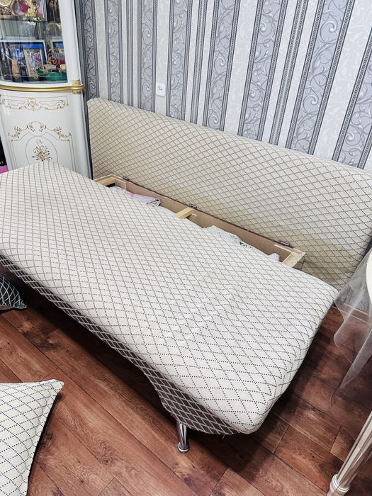Диван в отличном состоянии