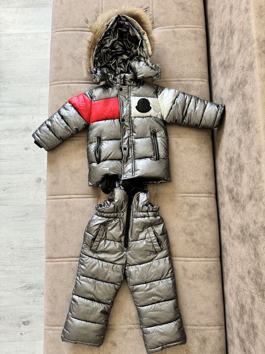 Продам детский комбинезон подойдет от 2 до 4 лет