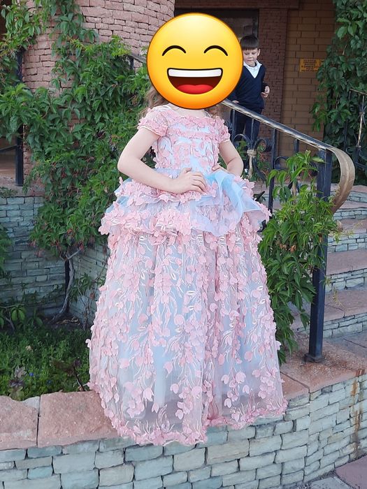 Платье праздничное