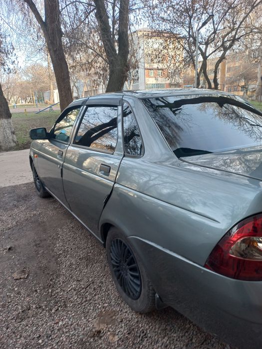 Лада приора 1.6 седан