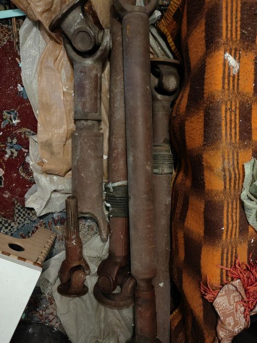 Продавам кардан за камион IFA