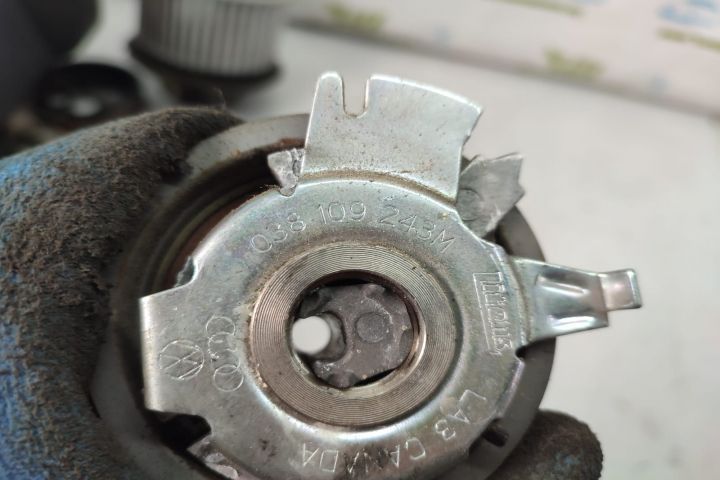 Rola intinzatoare curea 038109243m Audi A3 8P seria