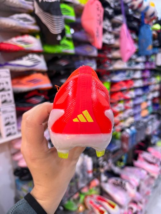 Adidas X butsasi