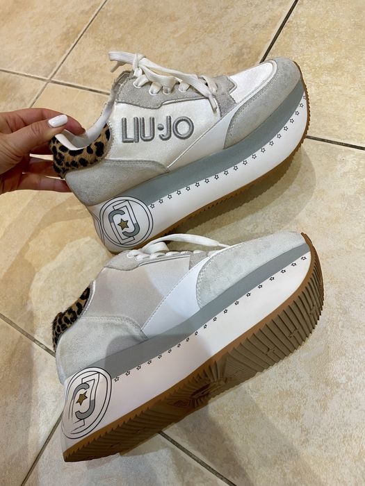 бели обувки Liu jo