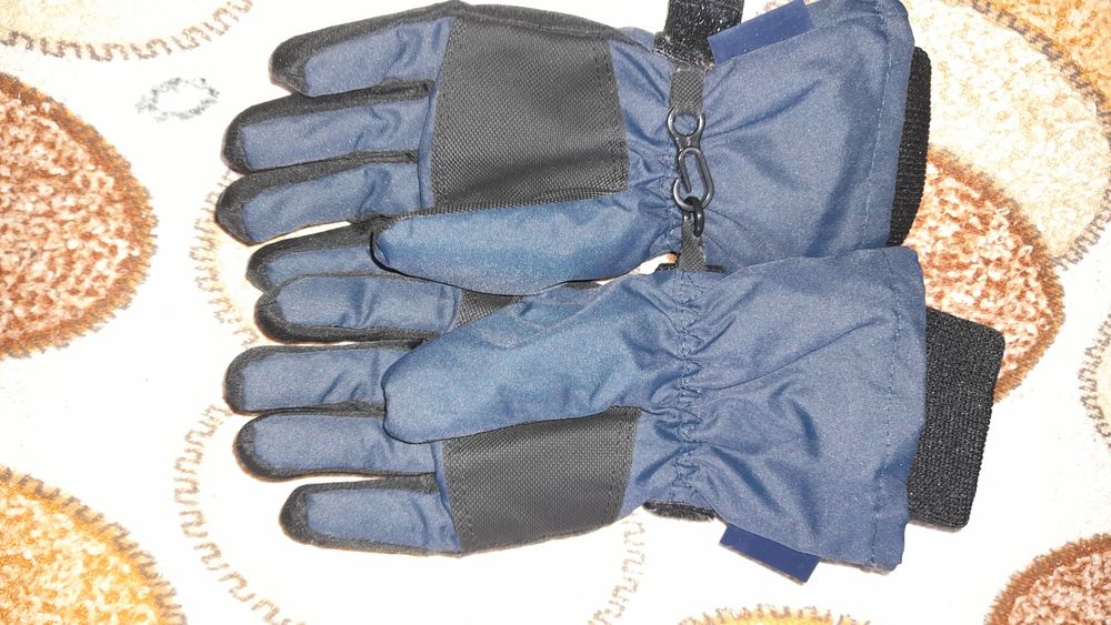 Новые перчатки на мальчика