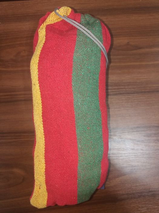 Vând hamac textil multicolor