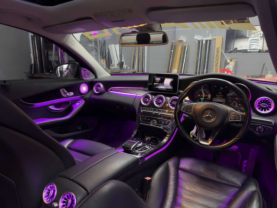 Mercedes Aмбиентно осветление, Светещи въздуховоди и 3D/4D Говорители