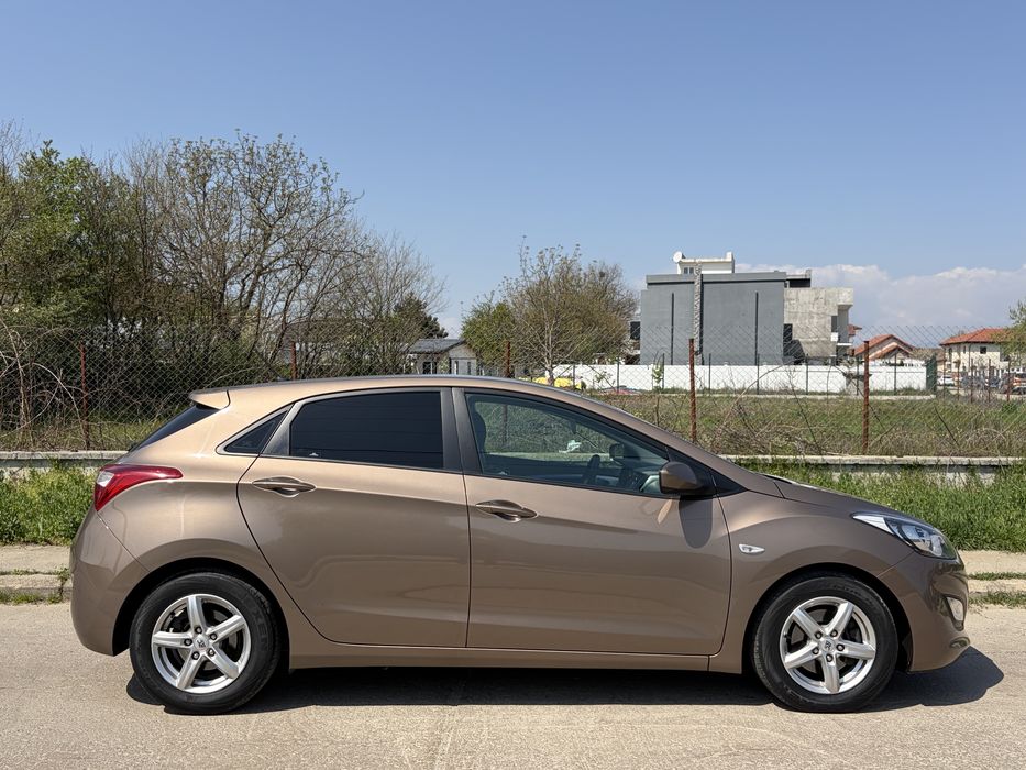 Hyundai i30 Facelift 1.4 diesel /lumini ambientale