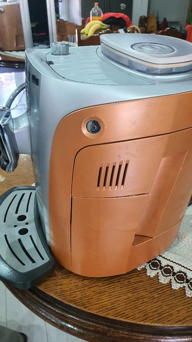 Vand expresor profesional pentru bar restaurant pret 750 leiSaeco