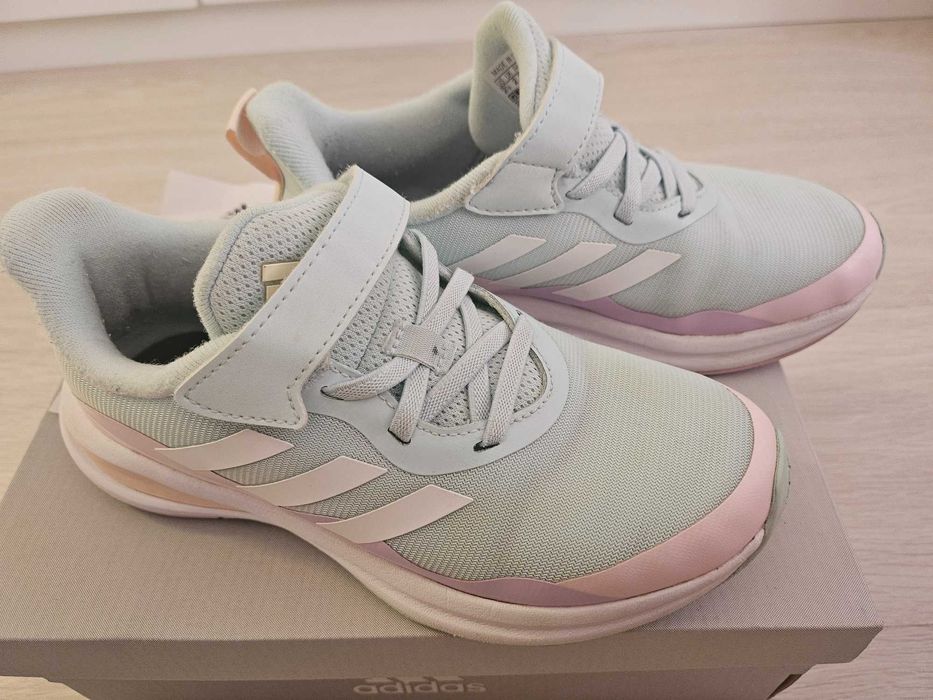 Детски маратонки Адидас/ Adidas 34 номер. Предаване лично- Пловдив