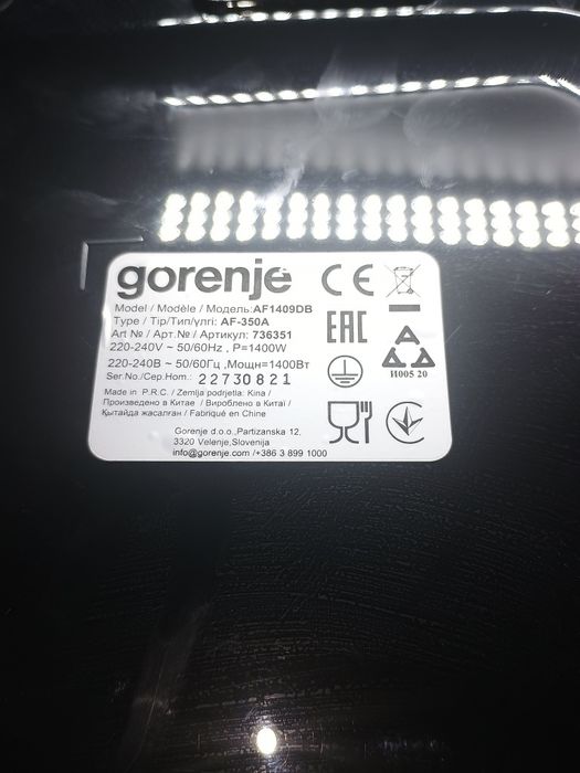 friteuza cu aer cald Gorenje ,capacitate de 3,5 litri.Include 9 programe presetate