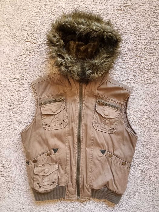 Vesta cu gluga si blanita, camuflaj, marimea 40 dama