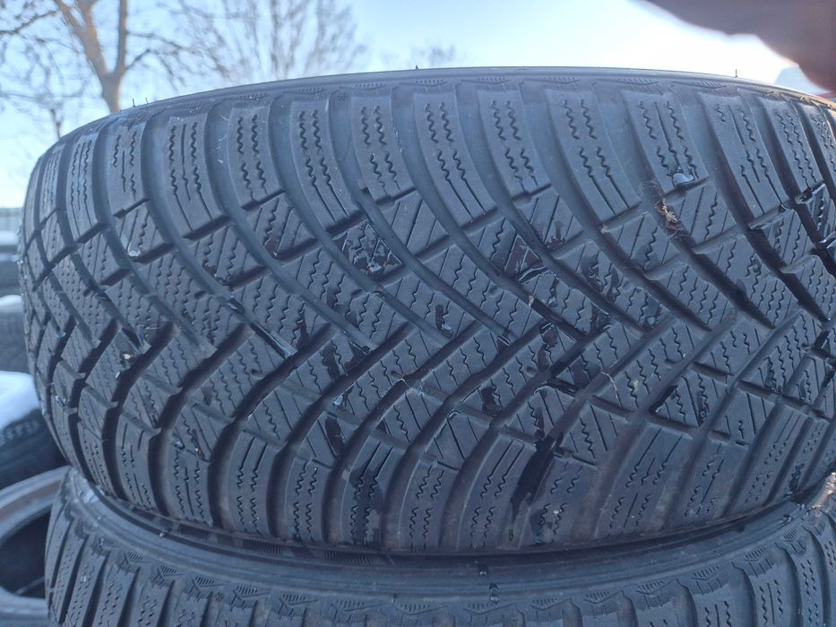 2 Anvelope de IARNA - 205/50/17 - HANKOOK - CA UNELE NOI DOT 2024