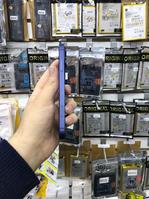 Iphone xr 17 pro korpus taqilgan