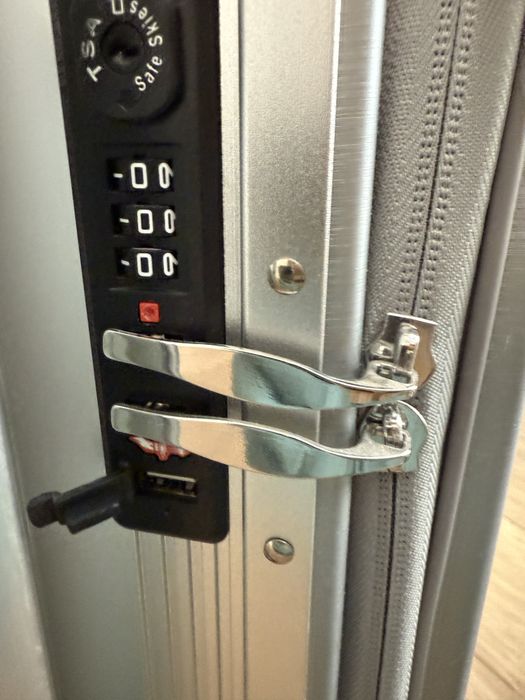 Продаётся чемодан Airwheel SE3S.