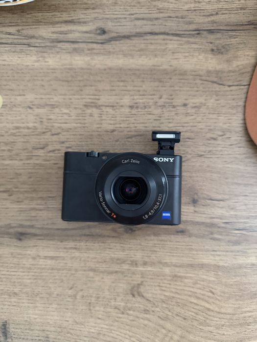 Sony DSC-RX100 Cybershot - aparat foto 20.2MP
