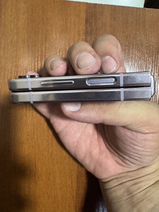 Samsung Z Flip 5