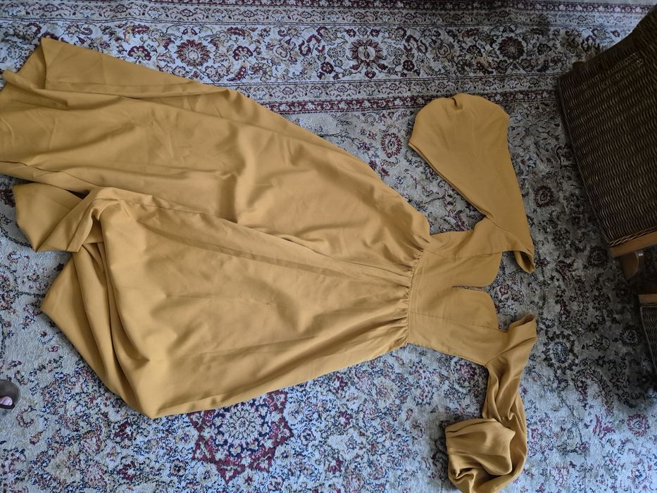 Продам платье  очень дёшево