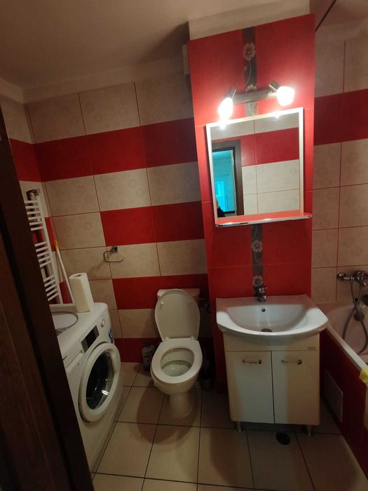 Închiriez apartament cu o camera
