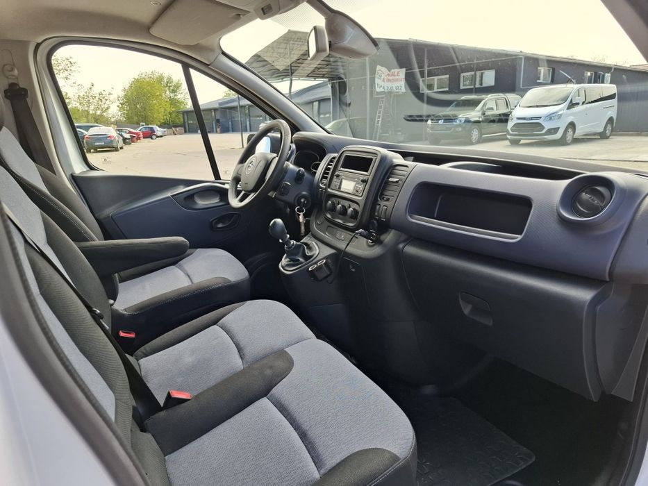 Opel Vivaro 2015 * 1.6 CDTi 120Cp Euro 6 * Clima * Asistenta * Bluetooth