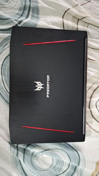 Urgent! Vand laptop Gaming Acer Predator Helios 300 cu i7 si Nvidia GTX 1060
