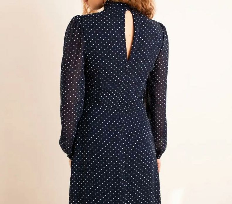 Продаётся платье женское