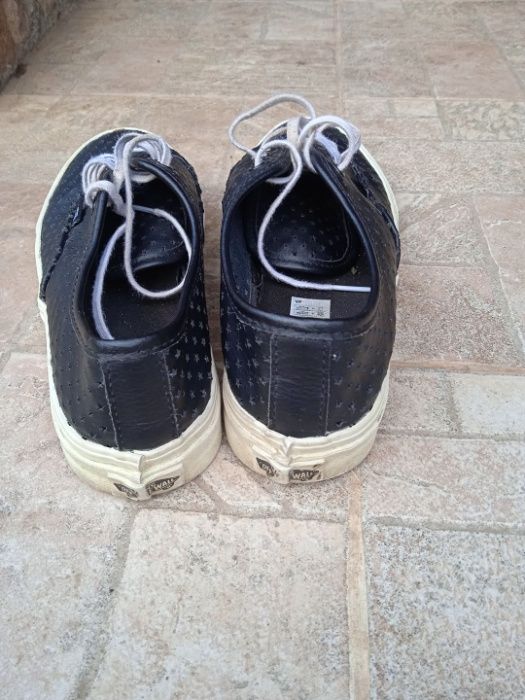 Дамски кецове Vans