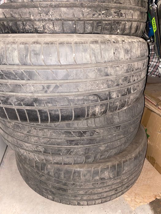 Продам Шины летние 235/60/18, KUMHO