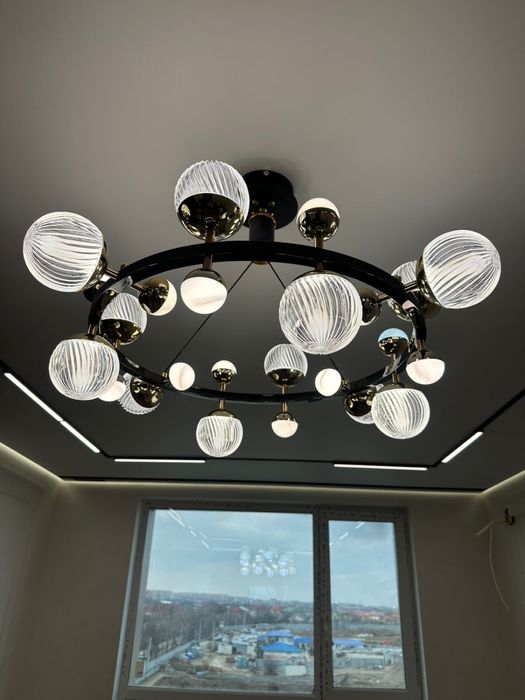 Продам новую люстру