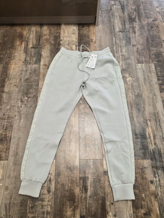 Долнище Guess - чисто ново