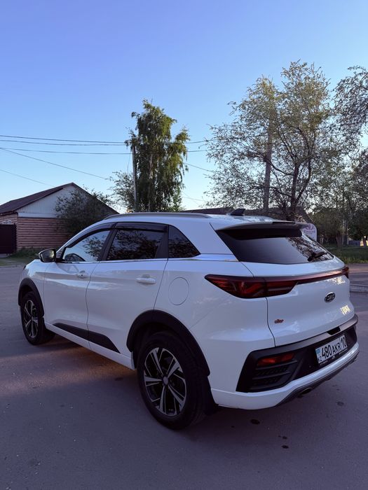 Продам Jac JS6 2023 год