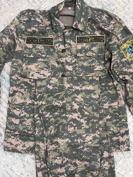 Куртка комуфляжная, сапоги военные