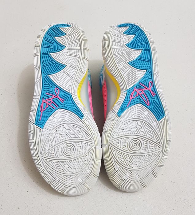 Adidasi Nike Kyrie 6 EP Neon Graffiti, pantofi baschet, Sneakers White Blue-Fury Opti-Yellow, mărimea 42 EU unisex