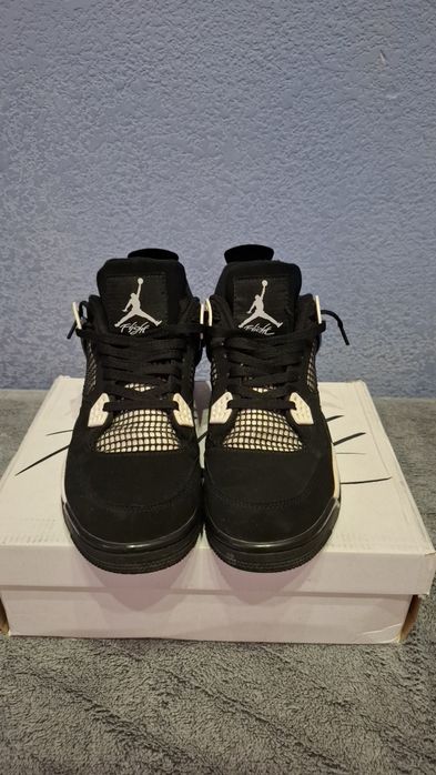 Air Jordan 4 White Thunder