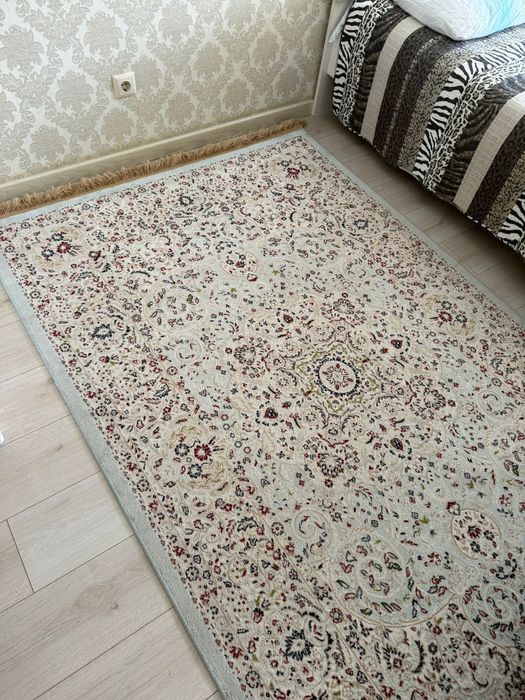 Продам ковер в хорошем состоянии