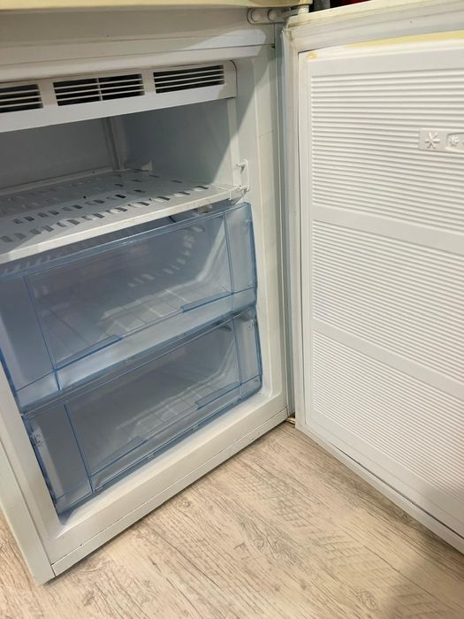 Продам холодильник в рабочем состояний