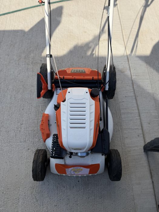 Masina de tuns gazonul/iarba Ruris rx400s 5.7 cp impecabila