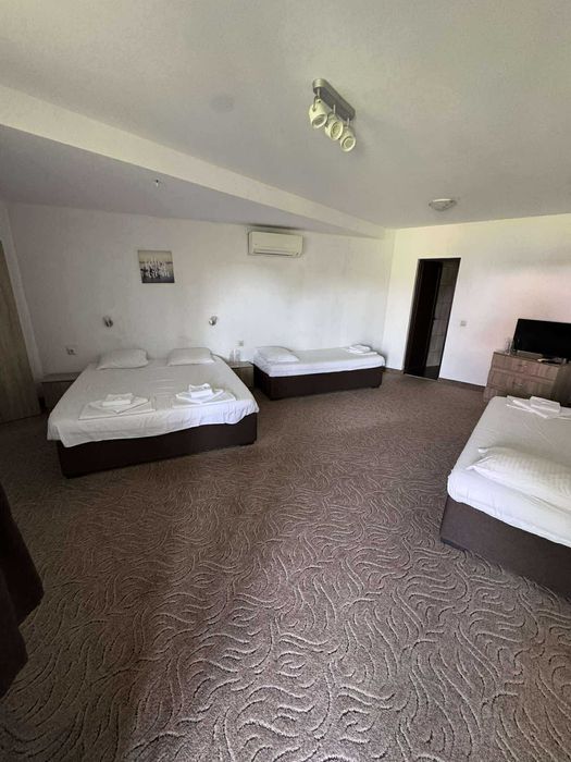 Продава се Хотел в Казанлък - 7000 кв.м за 132 €/кв.м - Снимка #12