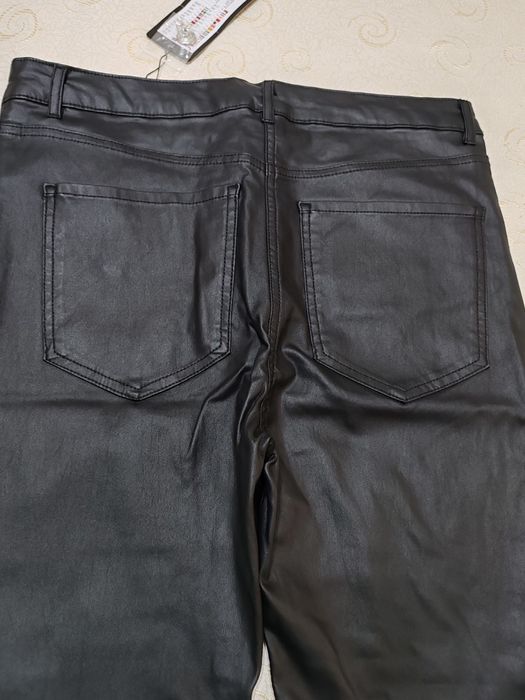 Дамски черен панталон  XL