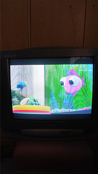 Телевизор LG Golden Eye ll